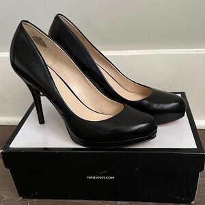 New in Box - Nine West Classic Black Heels